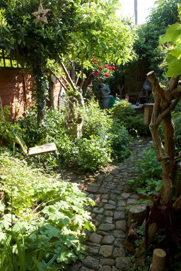 Whitstable Tree House Retreat Villa Exterior photo